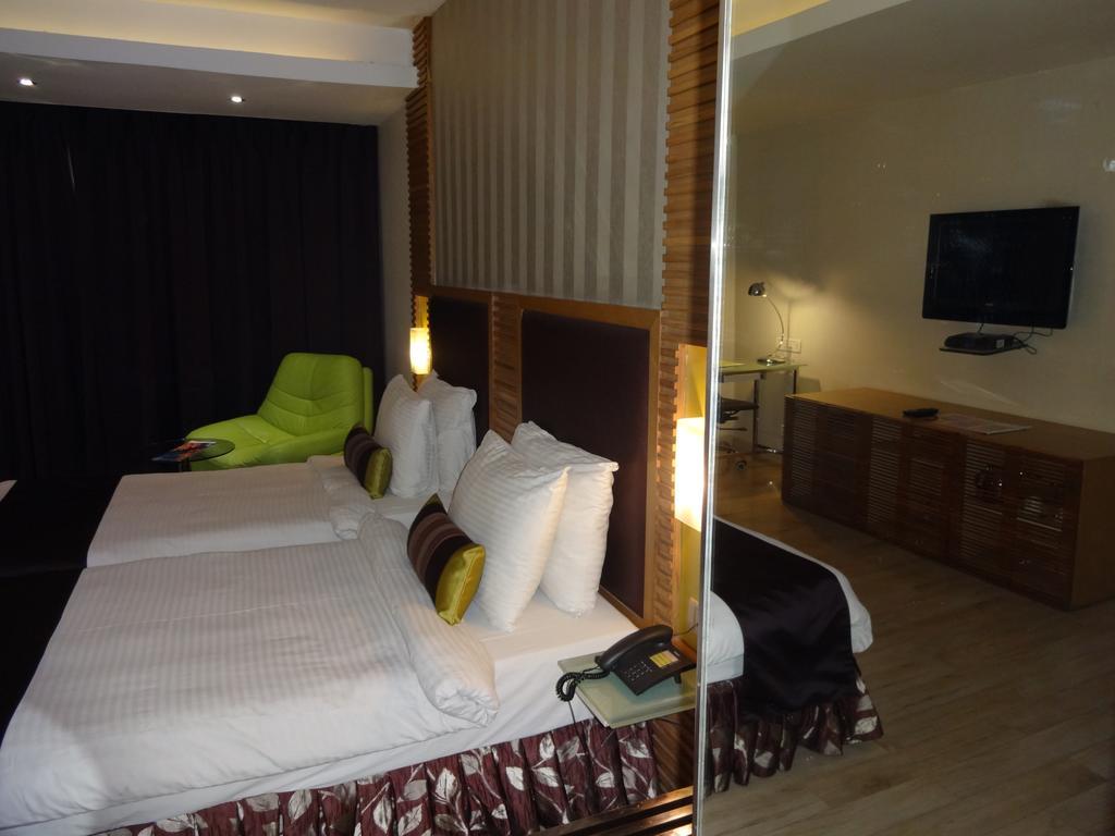 The Purple Leaf Hotels Χιντεραμπάντ Εξωτερικό φωτογραφία