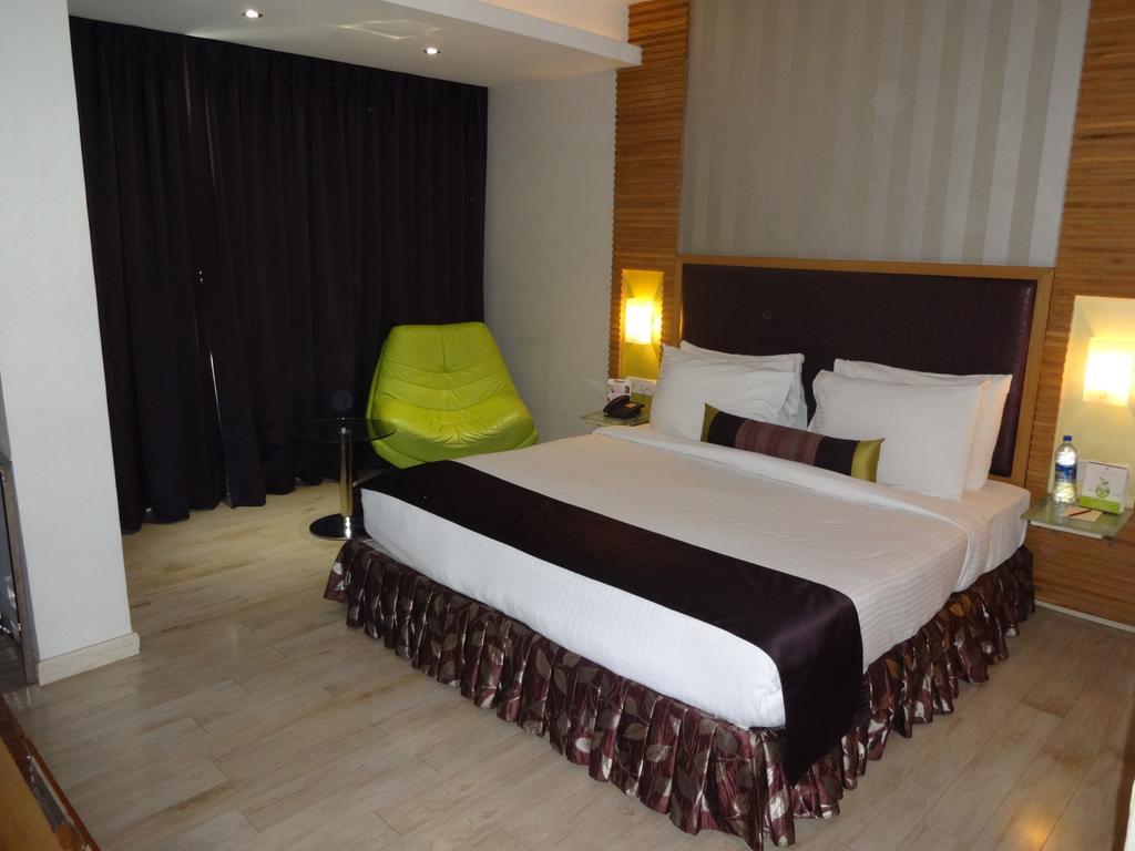 The Purple Leaf Hotels Χιντεραμπάντ Εξωτερικό φωτογραφία