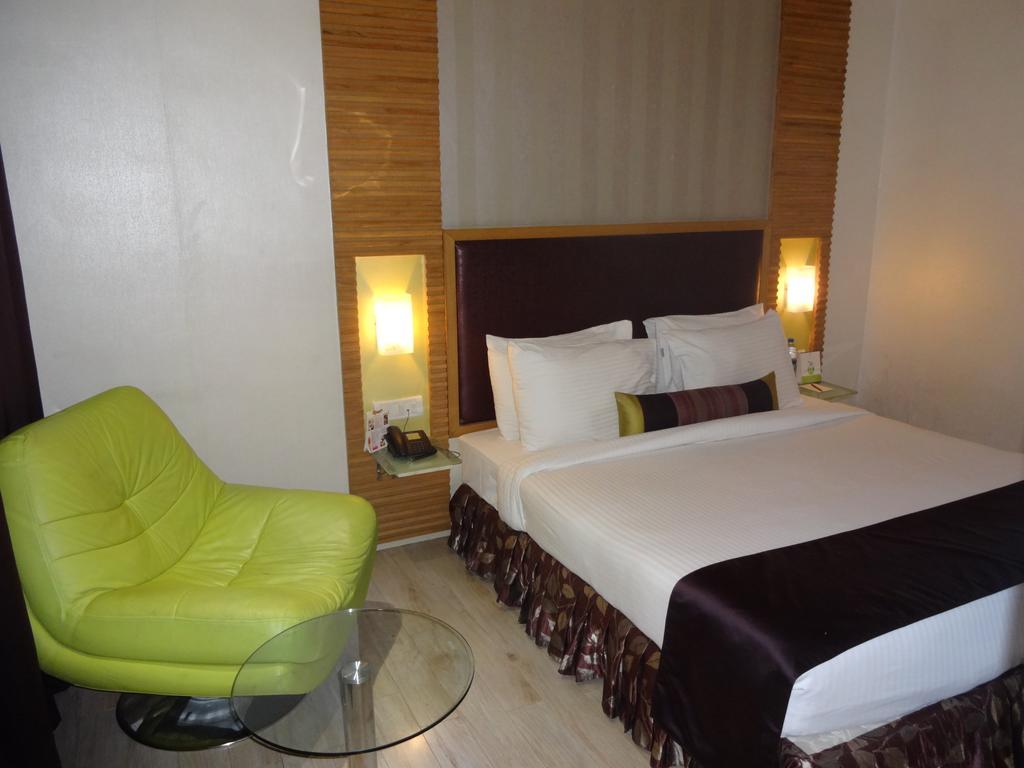 The Purple Leaf Hotels Χιντεραμπάντ Εξωτερικό φωτογραφία