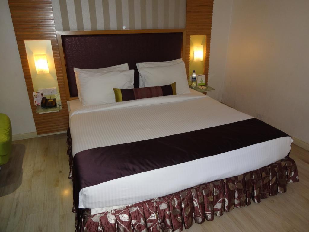 The Purple Leaf Hotels Χιντεραμπάντ Εξωτερικό φωτογραφία