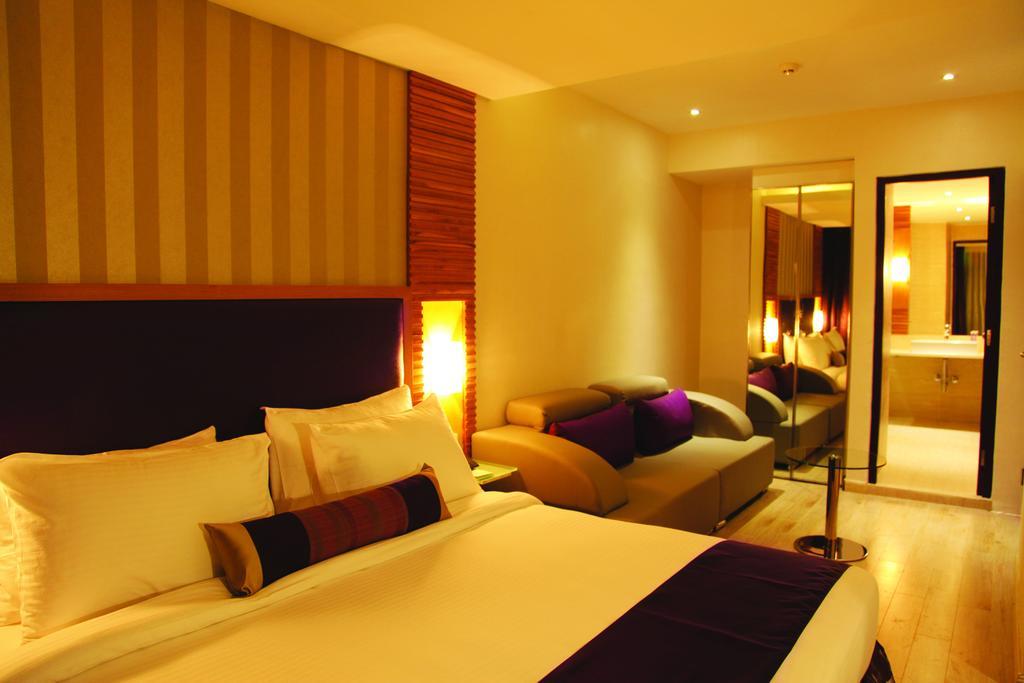 The Purple Leaf Hotels Χιντεραμπάντ Εξωτερικό φωτογραφία
